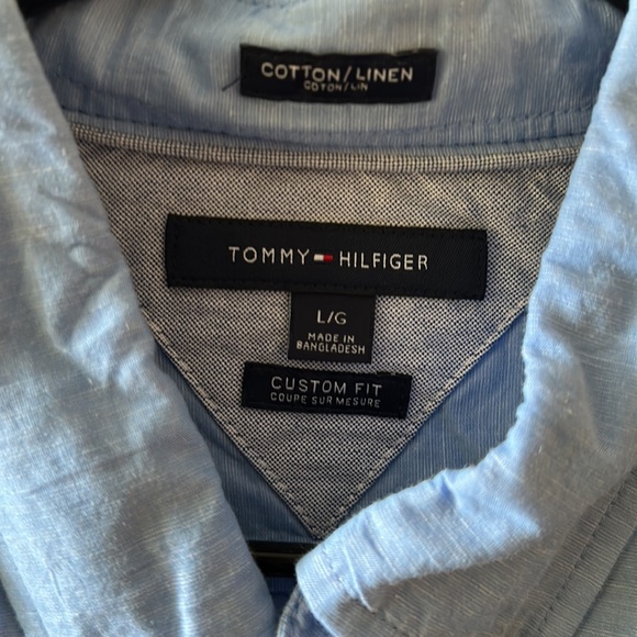 Tommy Hilfiger button down - Picture 3 of 5